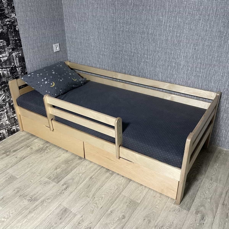 Кровать Ecodrev Классик с бортиком и ящиками (лак)