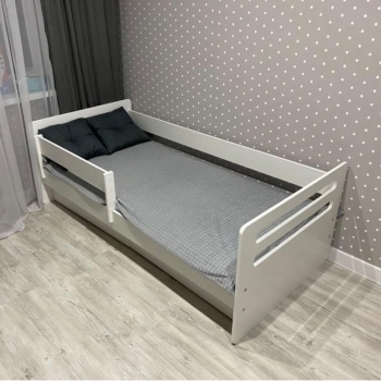 Кровать с бортиком и ящиками Мода (белая)