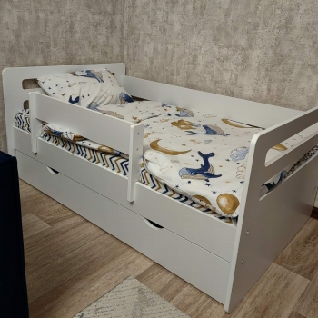 Кровать с бортиком и ящиками Мода (белая)