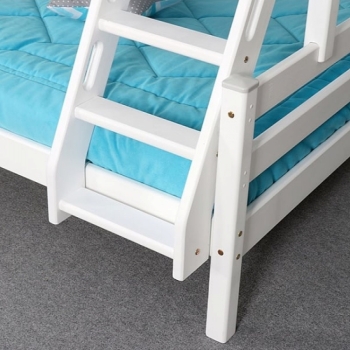 Двухъярусная подростковая кровать Адель с наклонной лестницей (белая)